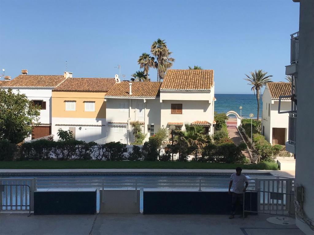 Apartamento En Complejo Residencial Con Piscina Y Garaje Frente Al Mar Valenza Esterno foto